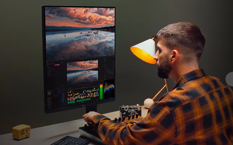What is a VA Monitor?