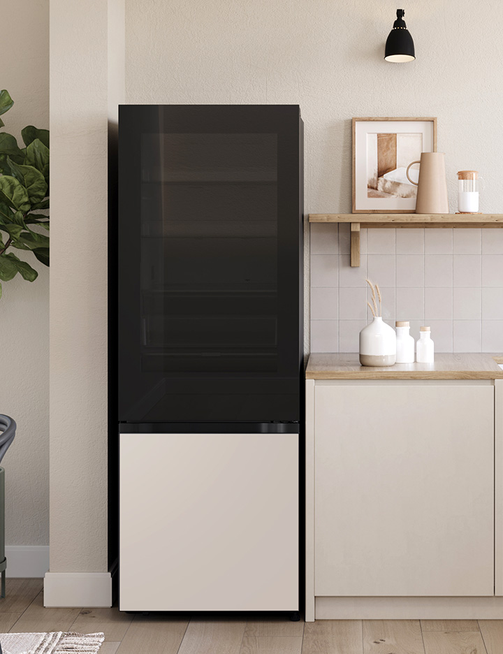 This is a view of a kitchen with an LG bottom freezer with InstaView installed next to the countertop.	