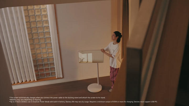 SHIN YE EUN relaxing and refreshing in the private room with LG products