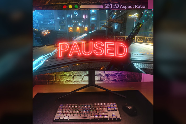A video showing how a 21:9 display has a more balanced ratio and better visuals than a 32:9.