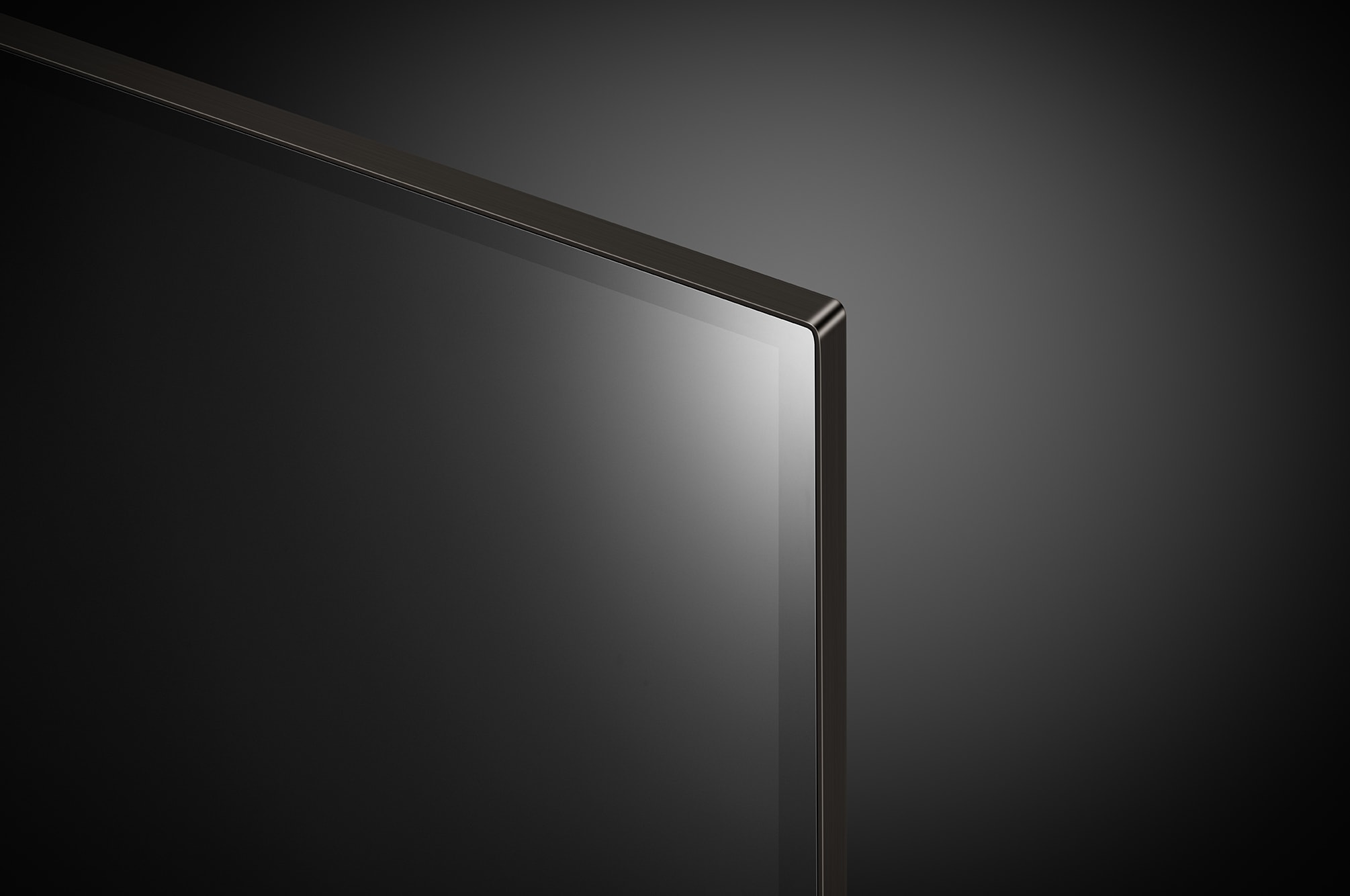 Close-up of the top edge