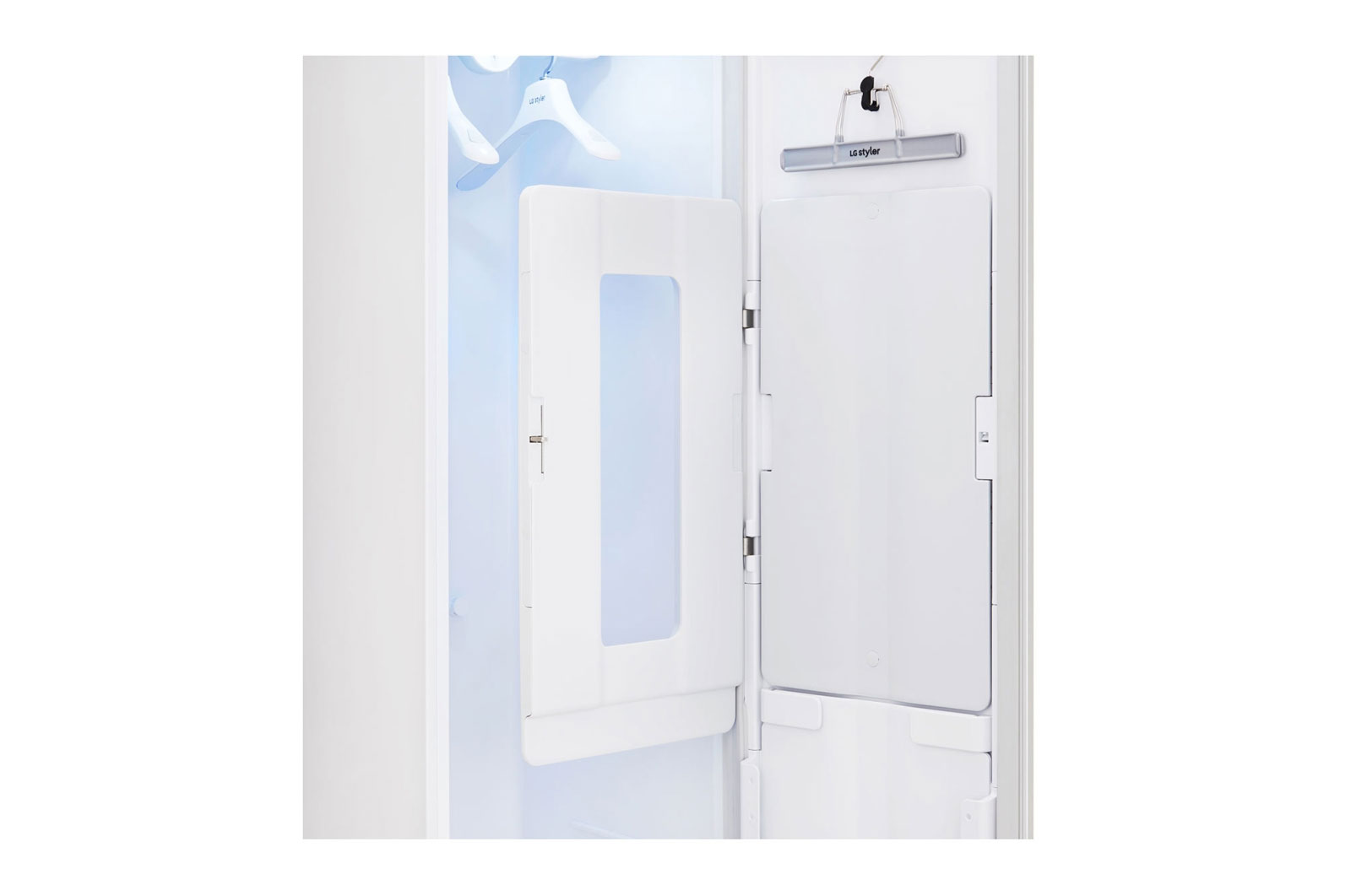 LG Styler - Steam Wardrobe with ThinQ™ | 3 Hangers, Black, S3BF