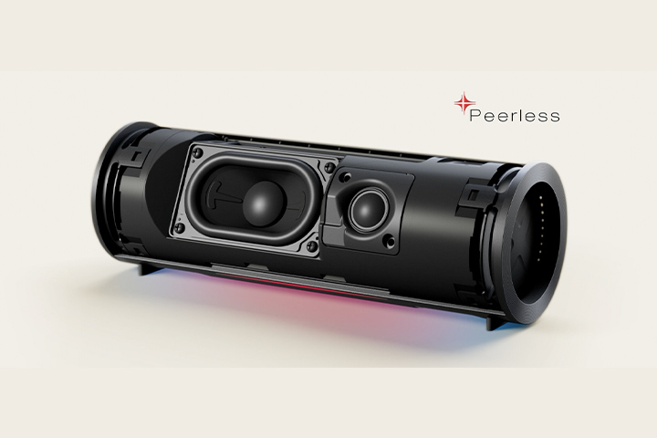 xboom Grab's internal units, woofer and tweeter are shown with its tweeter moving forward and vibrating rhythmically.