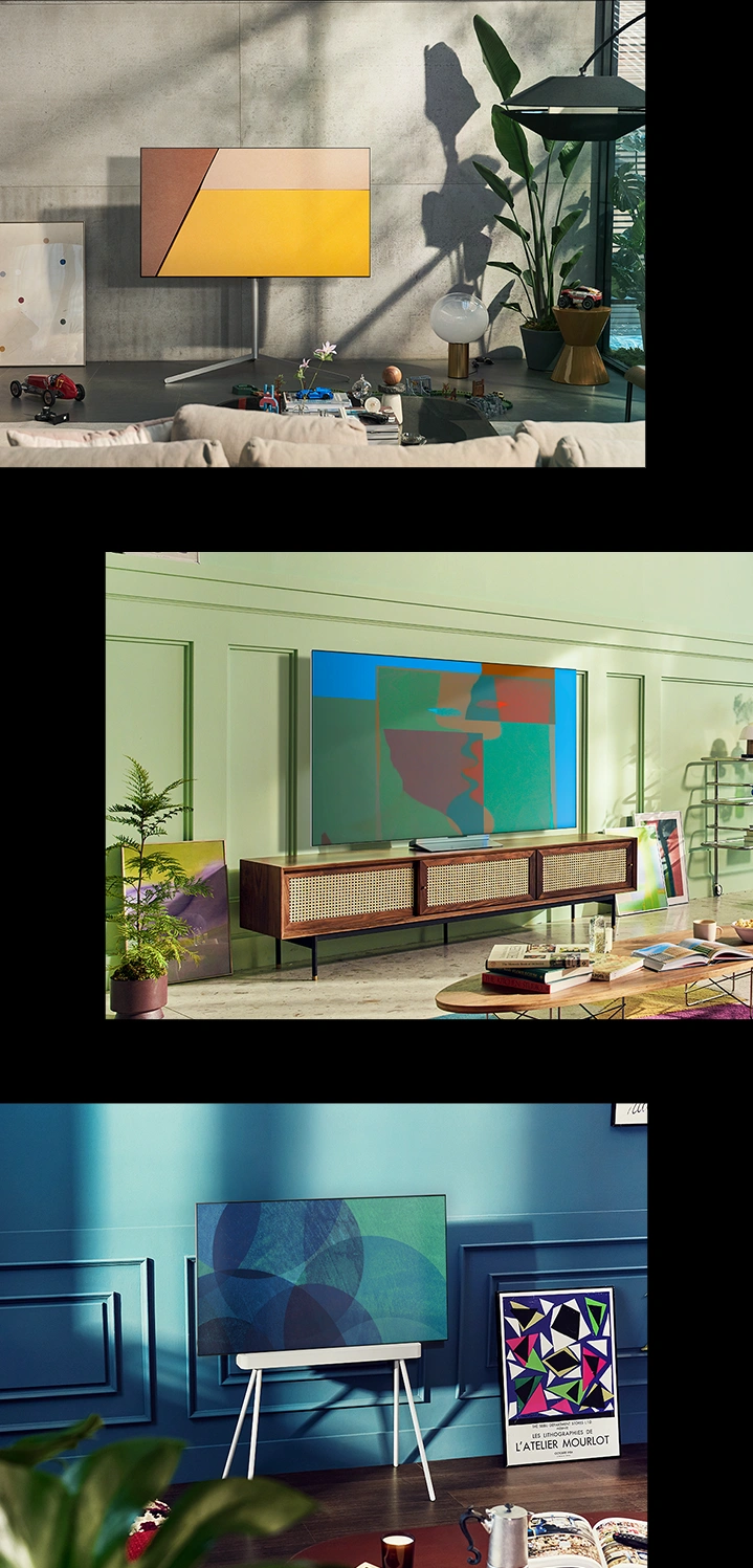 يوجد معرض تلفزيون LG OLED في غرفة حديثة بسيطة. حامل دوار تلفزيون LG OLED موجود في الغرفة. يوجد تلفزيون OLED من LG في غرفة مريحة 