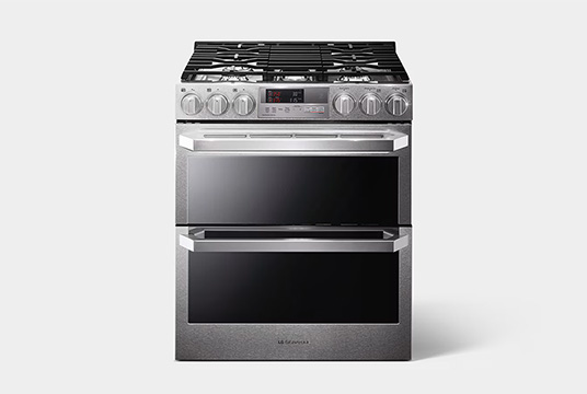 frong view of LG SIGNATURE Oven Range top part